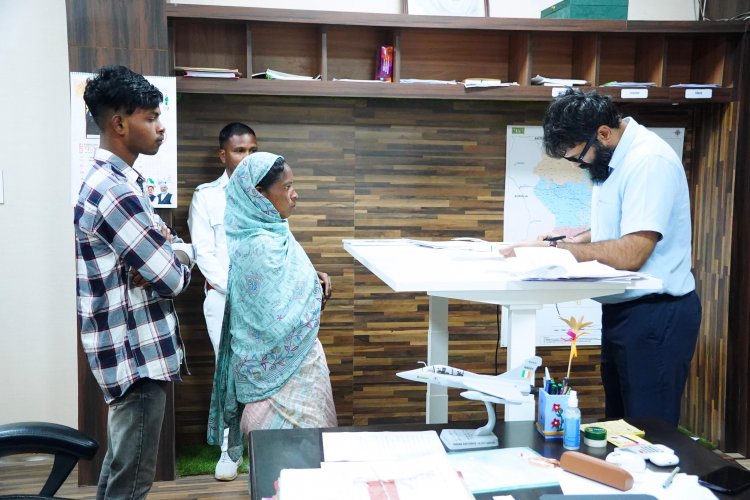 कलेक्टर रोहित व्यास ने जनदर्शन में सुनीं जन-समस्याएं; अधिकारियों को दिए समयबद्ध निराकरण के निर्देश